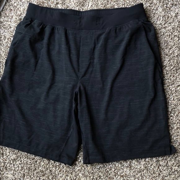 lululemon athletica Other - Lululemon Men’s “T.H.E. Short 9” w/ liner”